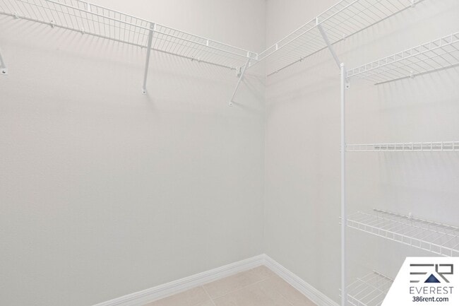 Building Photo - FULLY FENCED, LIKE NEW 3/2/1 TOWNHOUSE ON A CUL DE SAC IN BEAUTIFUL SEMINOLE WOODS