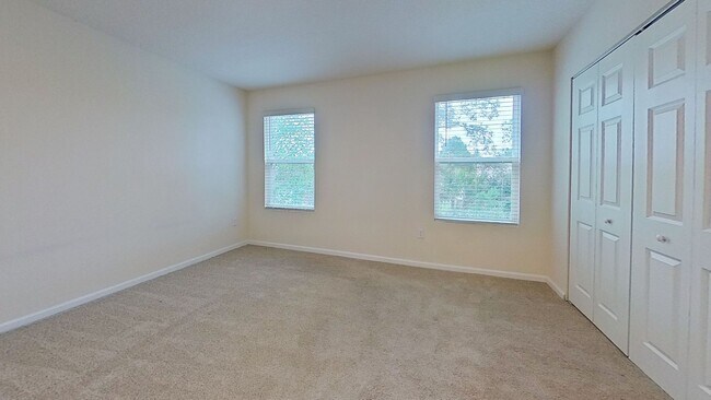 Building Photo - Jacksonville Townhome w/ Garage, Spacious Bedrooms & In-Unit Washer/Dryer
