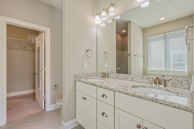 Building Photo - Modern 4-Bedroom Home with Designer Touches in the Heart of Niceville