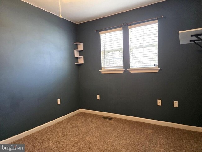 Building Photo - 28 Briar Ln