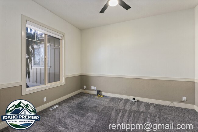 Building Photo - 3103 E Tybalt Ct