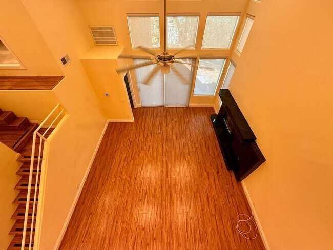 Building Photo - Gorgeous Spanish Trails 3BR House for lease!