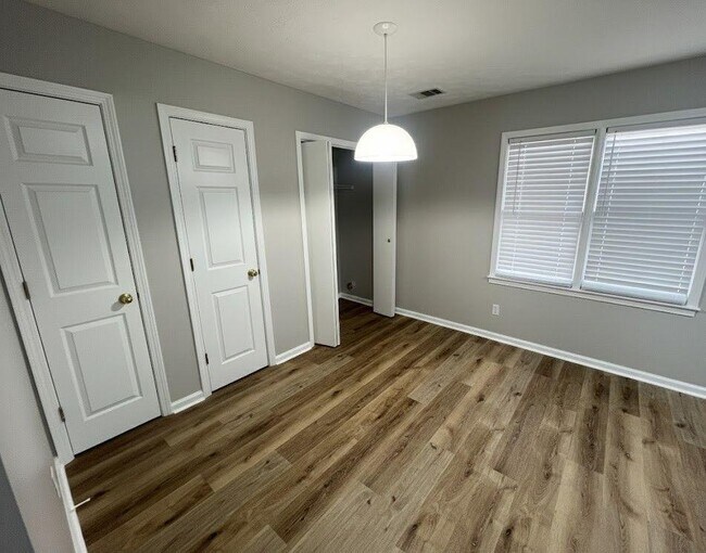 Building Photo - 462 Peachtree Ridge Dr NW