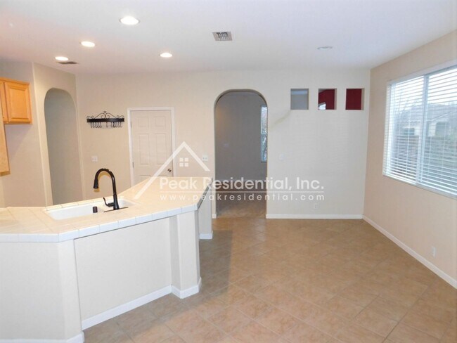 Building Photo - Wonderful 3bd/2ba Elk Grove Home with 2 Ca...