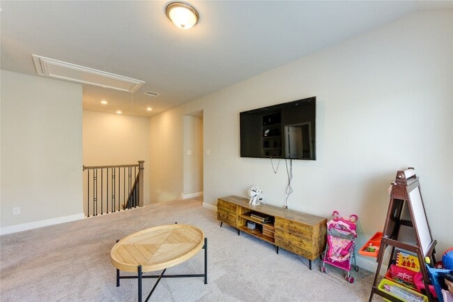 Building Photo - 4050 Shackleton Ct