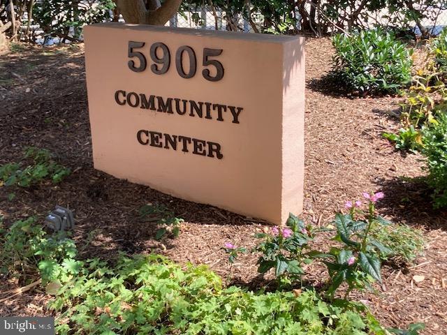 Building Photo - 5902 Mt Eagle Dr