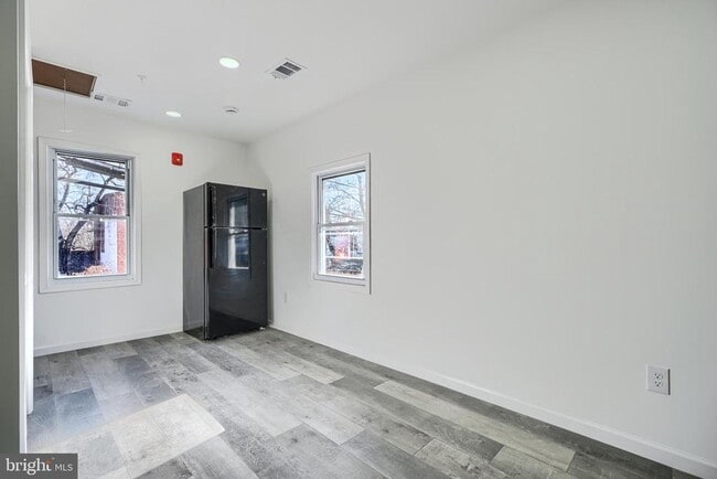 Building Photo - 7 S Carrollton Ave