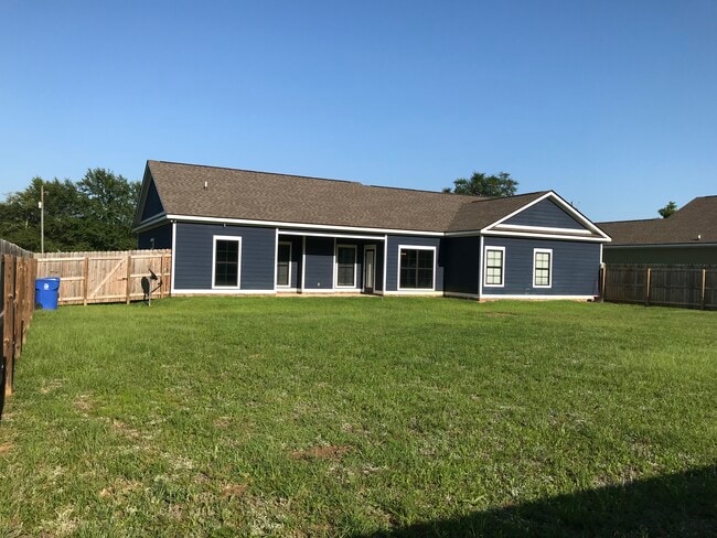 Building Photo - 4639 Headland Ave