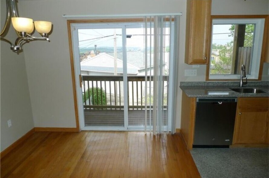 Building Photo - 20 E Amanda Ave