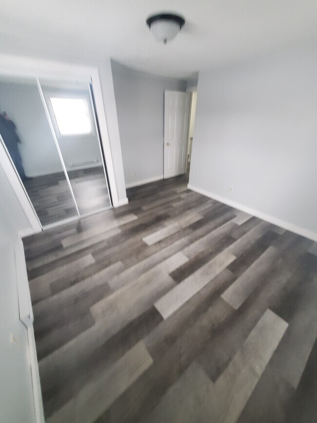 Building Photo - 426 18th Pl S