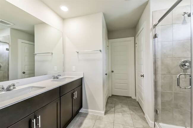 Building Photo - 5723 Madden Ln