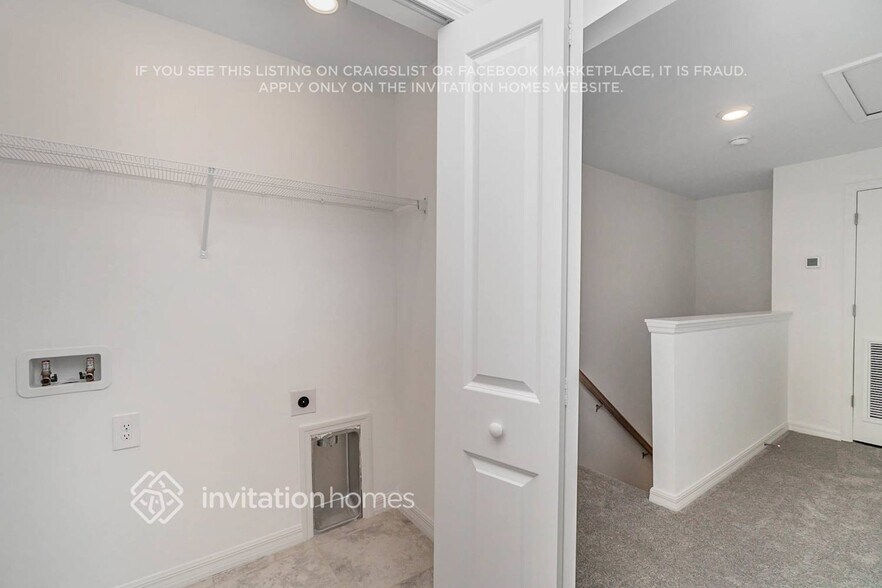 Building Photo - 7147 Greenwood Park Cir