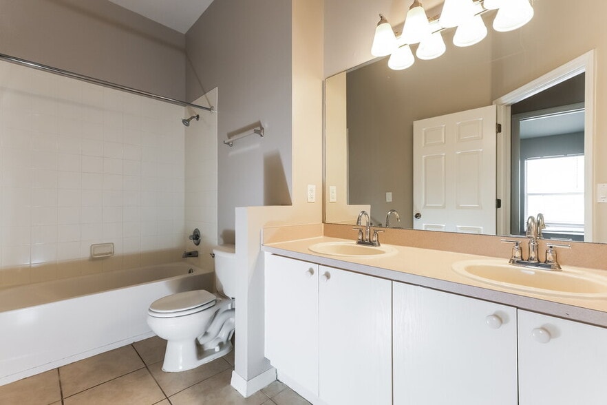 Building Photo - 11515 Mountain Bay Dr