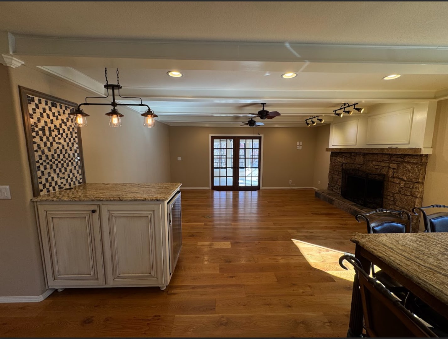 Building Photo - 23 N Howard Pl