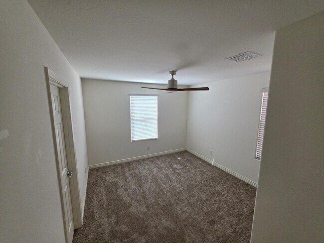 Building Photo - 2756 E Hickory St