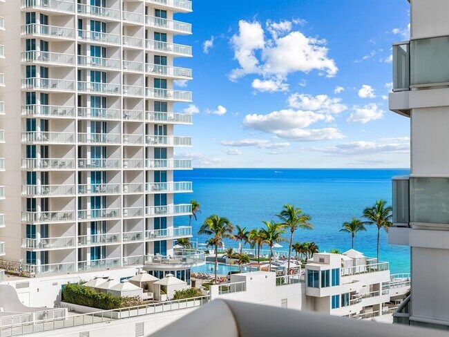Building Photo - 3101 Bayshore Dr