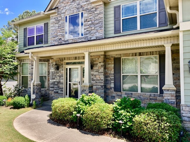 Building Photo - Spacious Grovetown Home