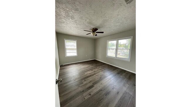 Building Photo - 606 Marshall St