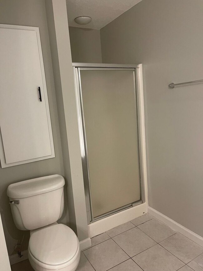 Building Photo - 267 Windridge Dr