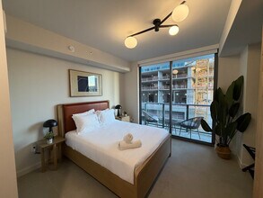 Building Photo - 11 NE 6th St