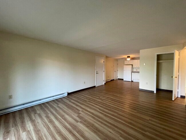 Building Photo - 99 Powers St