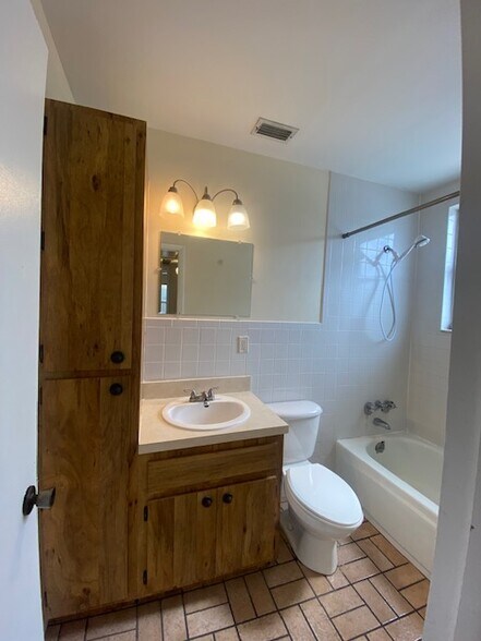 Building Photo - 4809 46th Ave N