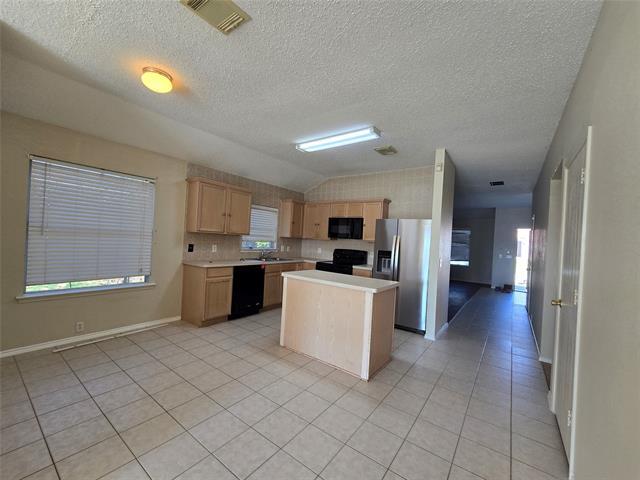 Building Photo - 1400 Kilkenny Dr