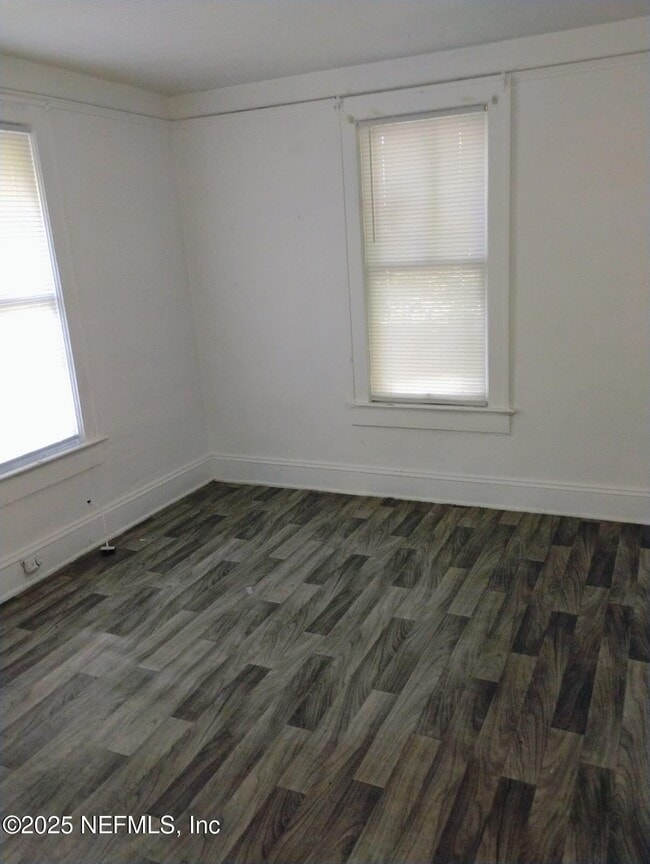 Building Photo - 1104 Tyler St