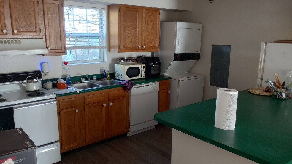 Kitchen Picture 2 - 15 S Shafer St