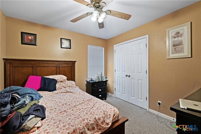 Building Photo - 3210 Raven Dr