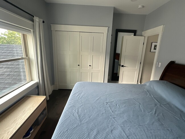 Building Photo - 20 Somerset St