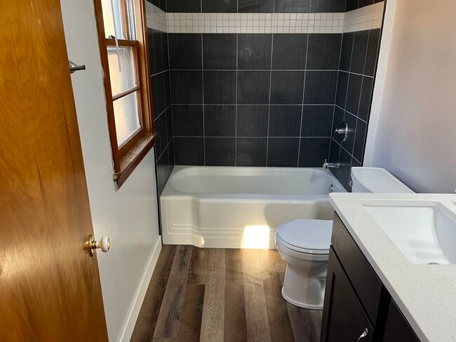 Building Photo - 1417 Beld St