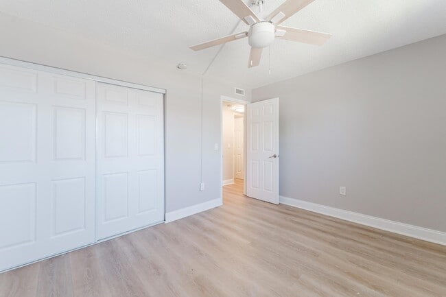 Building Photo - 650 SW 2nd Ave