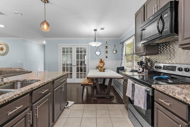 Building Photo - 326 Goldenrod Ct
