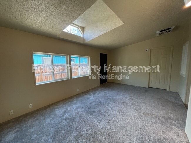 Building Photo - 307 Honeysuckle Cir