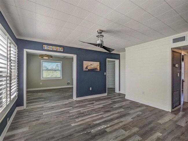 Building Photo - 6504 Lincoln Rd