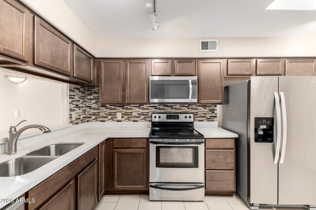 Building Photo - 1317 E Marny Rd