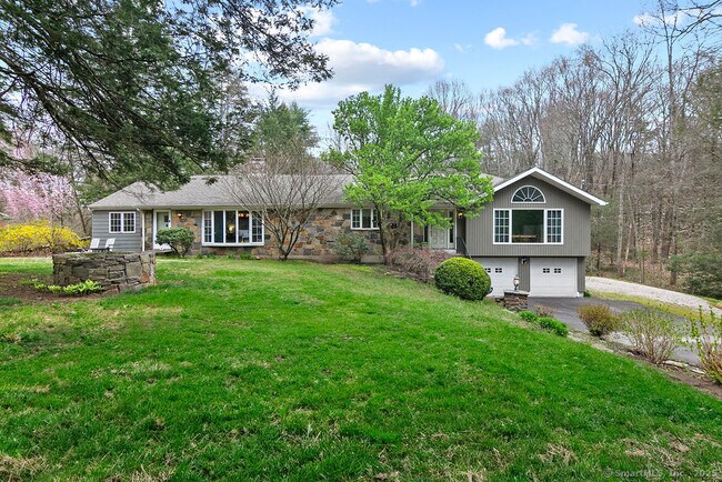Primary Photo - 14 Ridgewood Rd