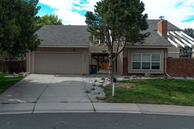 Primary Photo - 7355 S Garfield Ct