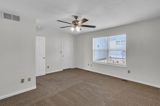 Building Photo - 3531-3533 Prescott Dr.