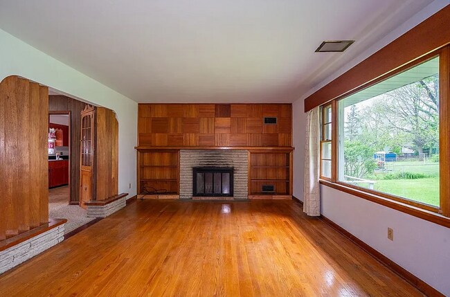 Building Photo - 110 Parker Dr