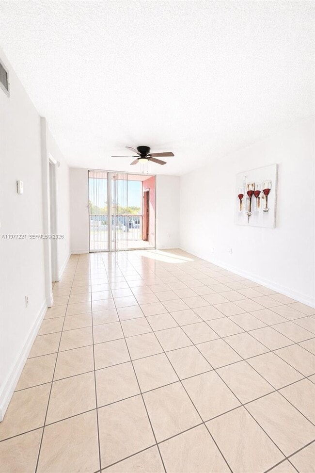 Building Photo - 19805 SW 114th Ave