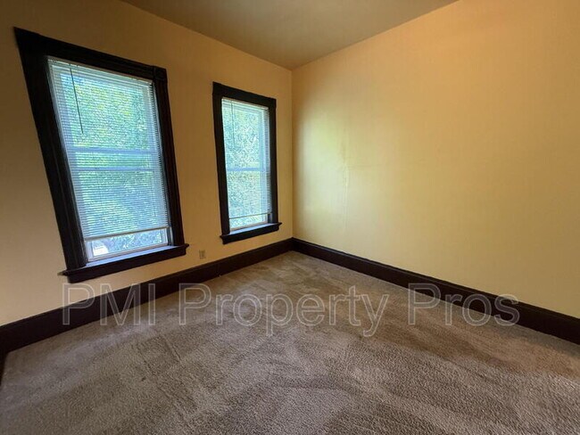 Building Photo - 2441 Dr. William Finlayson St
