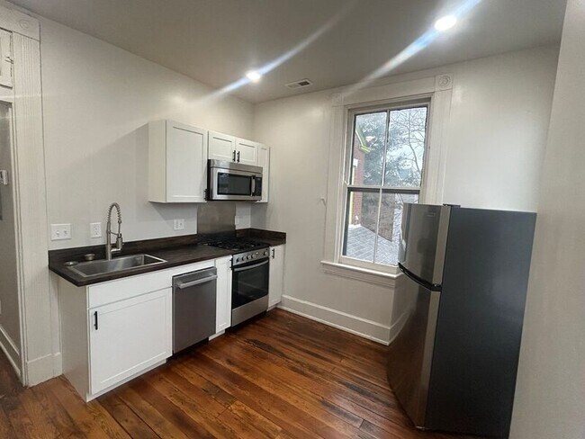 Building Photo - 920 Washington Ave