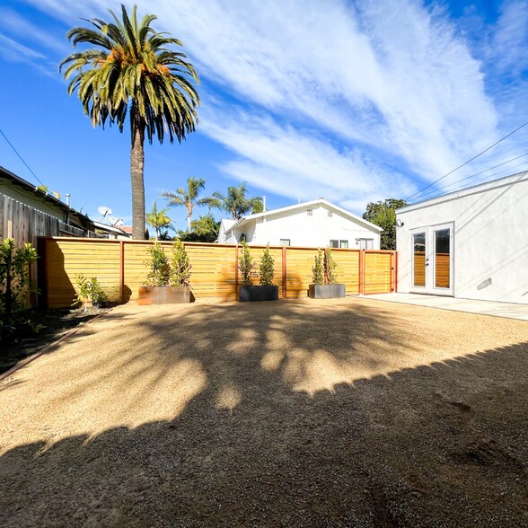 Private Yard with crushed granite, fruit and olive trees - 166 Comstock Dr