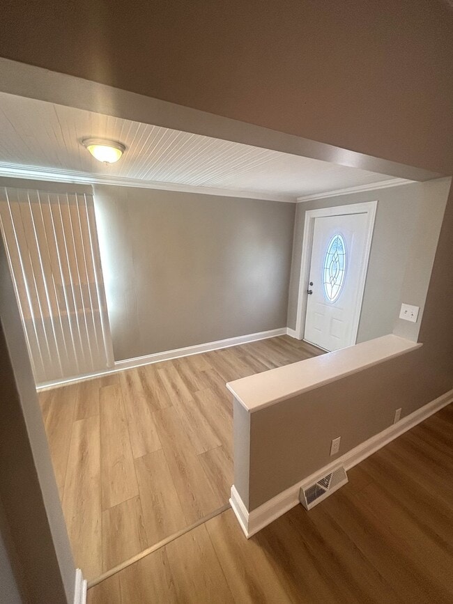 Building Photo - 756 Walnut Ave