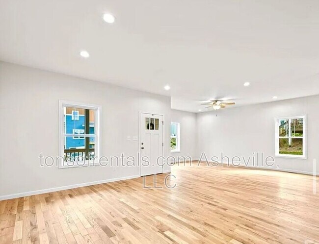 Building Photo - 7 Berry Crst Ln