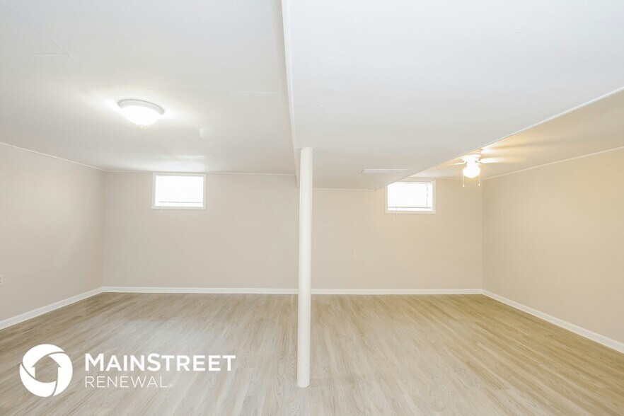 Building Photo - 8003 E 90th Terrace