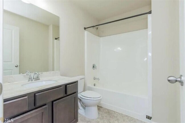 Building Photo - 3369 Castleberry Village Cir