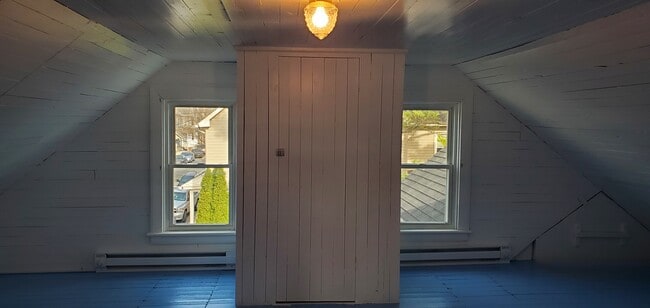 Building Photo - 720 High St